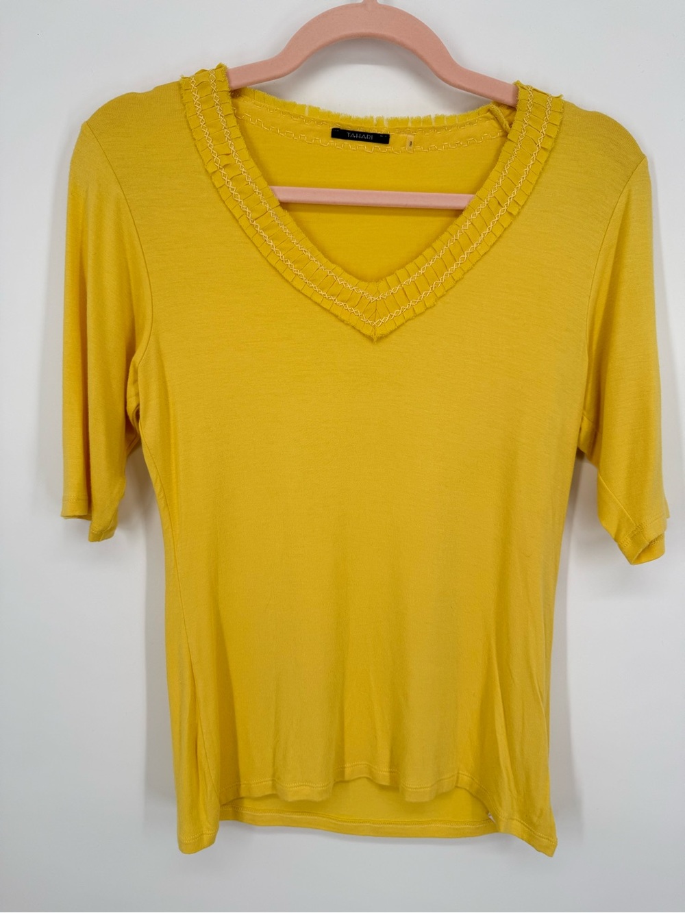 Tahari Women's Small Yellow 3/4 Sleeves V-Neck Shirt Small Casual Top